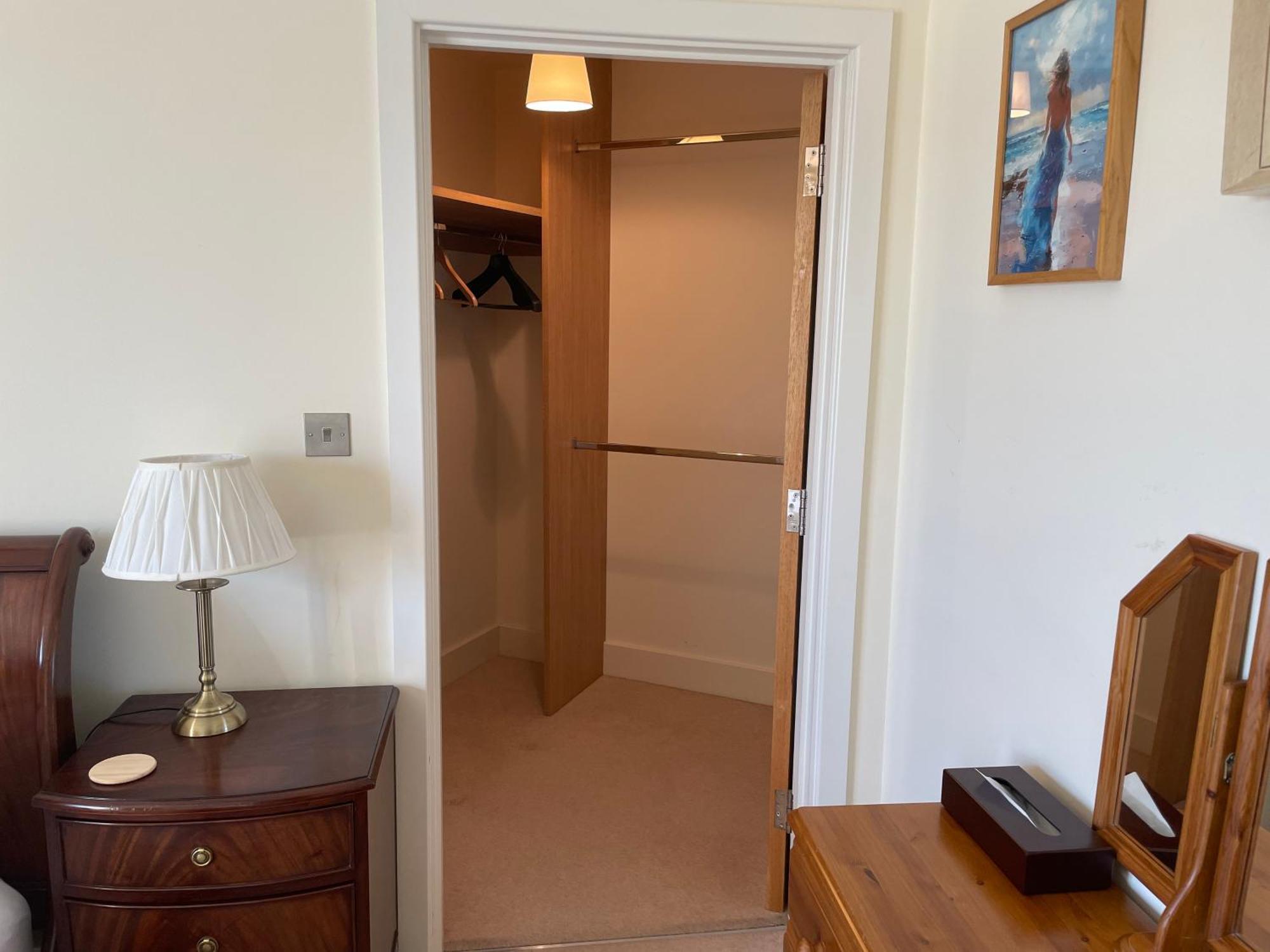 Top Floor En-Suite Double Bedrooms With Great View Of Windsor Castle & Free Parking ภายนอก รูปภาพ
