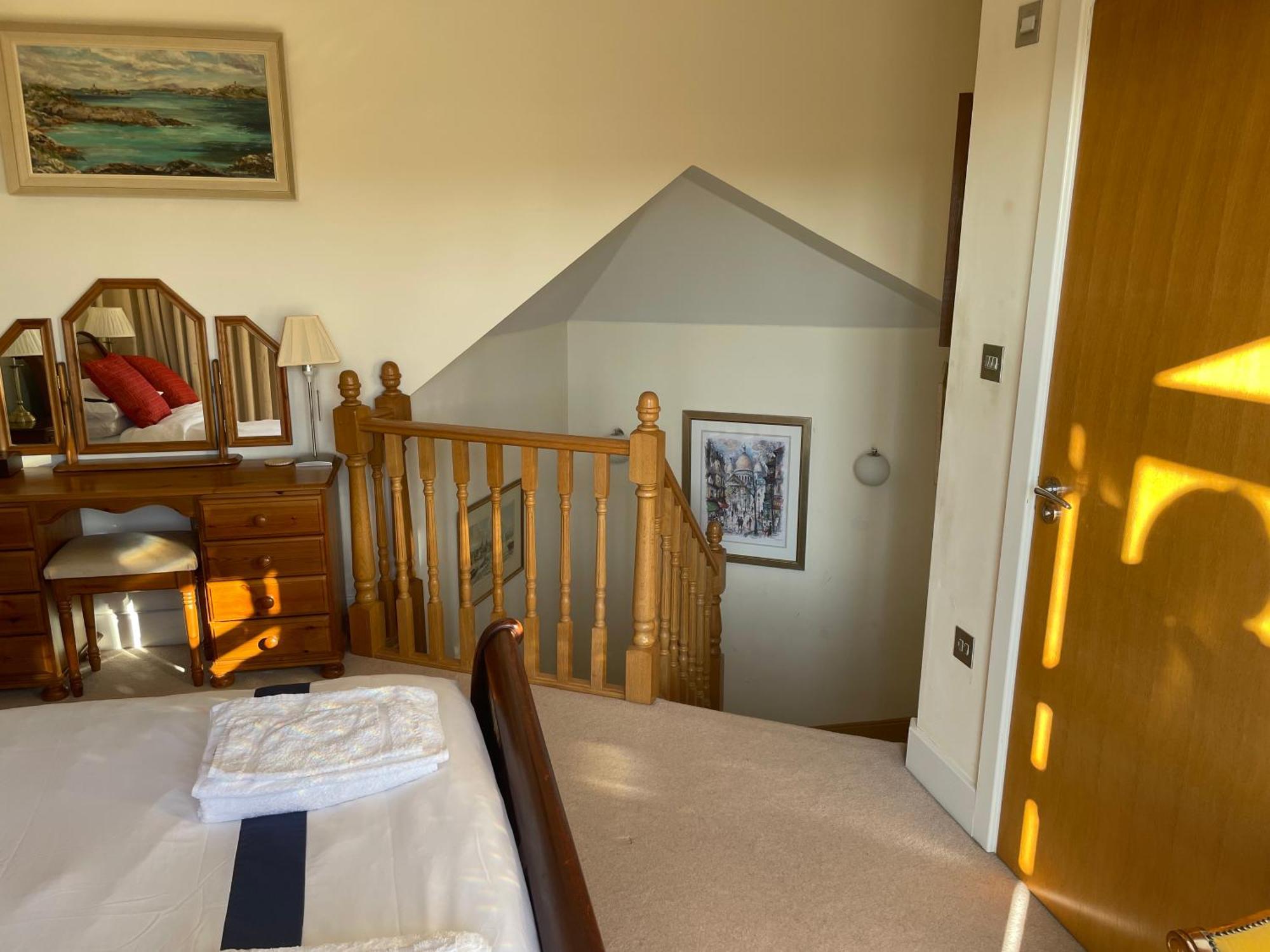 Top Floor En-Suite Double Bedrooms With Great View Of Windsor Castle & Free Parking ภายนอก รูปภาพ
