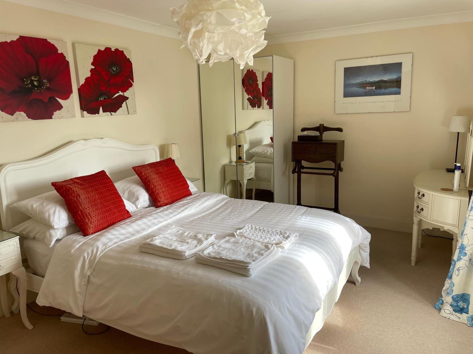 Top Floor En-Suite Double Bedrooms With Great View Of Windsor Castle & Free Parking ภายนอก รูปภาพ